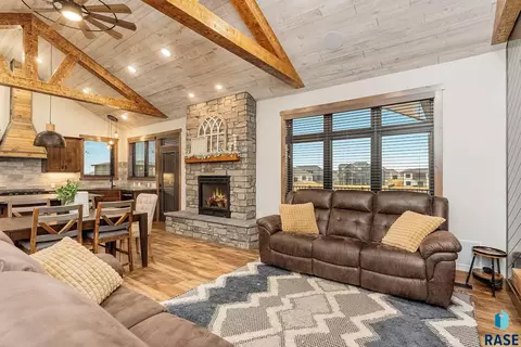 2415 N Reichelt Cir, Tea, SD 57064 photo 8