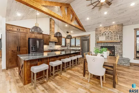 2415 N Reichelt Cir, Tea, SD 57064 photo 9