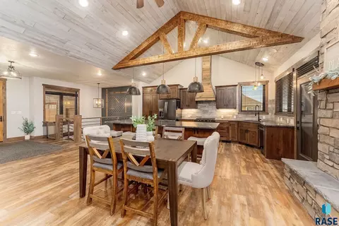2415 N Reichelt Cir, Tea, SD 57064 photo 11