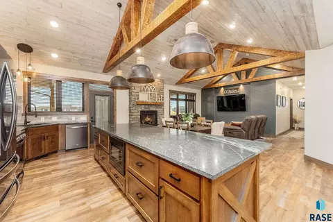 2415 N Reichelt Cir, Tea, SD 57064 photo 10