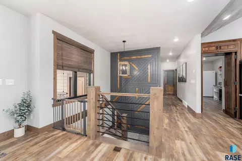 2415 N Reichelt Cir, Tea, SD 57064 photo 6