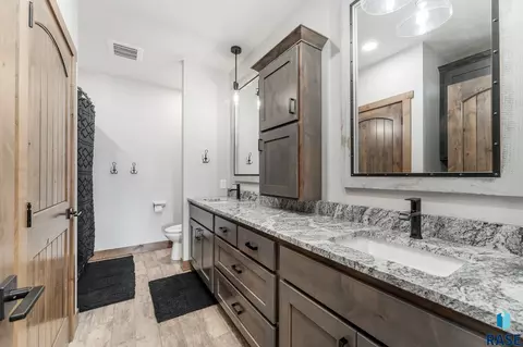 2415 N Reichelt Cir, Tea, SD 57064 photo 31