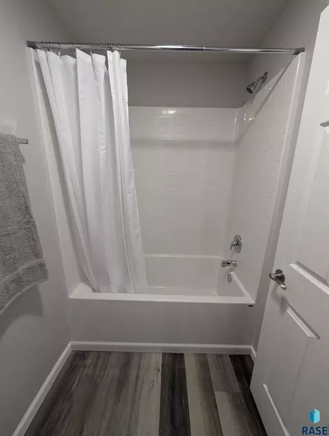 105 E 3rd St, Oacoma, SD 57365 photo 10