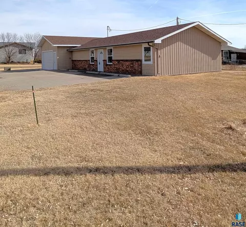 105 E 3rd St, Oacoma, SD 57365 photo 13