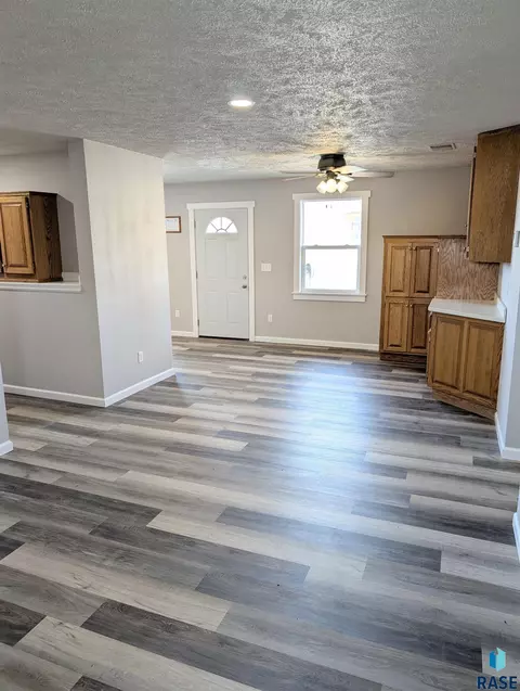 105 E 3rd St, Oacoma, SD 57365 photo 5