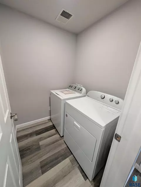 105 E 3rd St, Oacoma, SD 57365 photo 7
