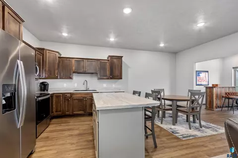 2626 E Meadowside Pl, Sioux Falls, SD 57108 photo 8