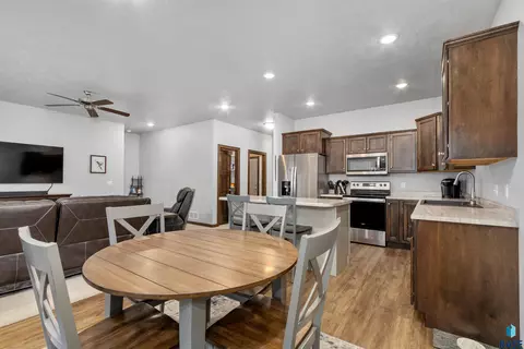 2626 E Meadowside Pl, Sioux Falls, SD 57108 photo 7