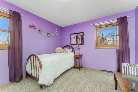 1301 W Haugo Dr, Sioux Falls, SD 57105 photo 10