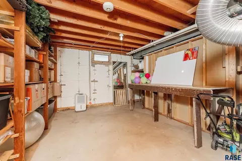 1301 W Haugo Dr, Sioux Falls, SD 57105 photo 24