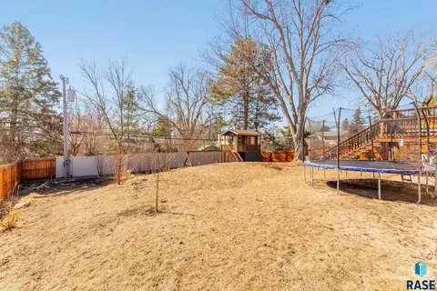 1301 W Haugo Dr, Sioux Falls, SD 57105 photo 28