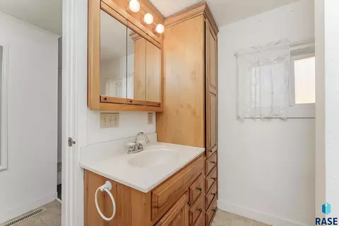 121 S Pleasant St, Canton, SD 57013 photo 12