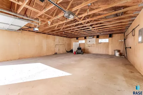 121 S Pleasant St, Canton, SD 57013 photo 22