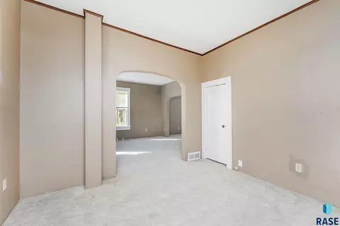 121 S Pleasant St, Canton, SD 57013 photo 5