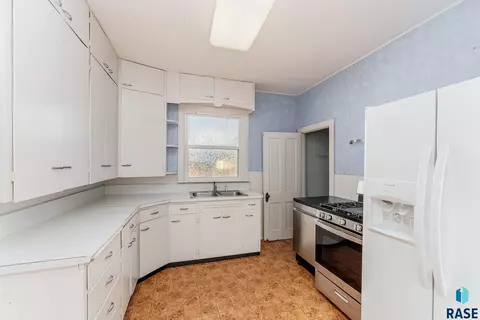 121 S Pleasant St, Canton, SD 57013 photo 8