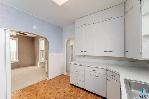 121 S Pleasant St, Canton, SD 57013 photo 7