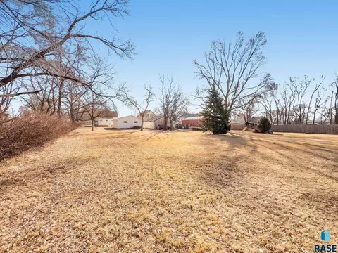 121 S Pleasant St, Canton, SD 57013 photo 23