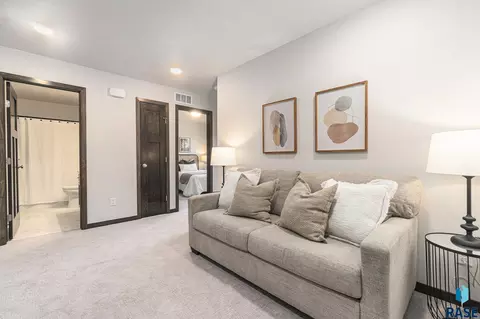 8033 E Tencate Pl, Sioux Falls, SD 57110 photo 10
