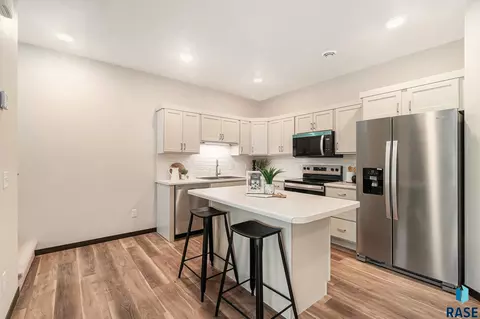 8033 E Tencate Pl, Sioux Falls, SD 57110 photo 3