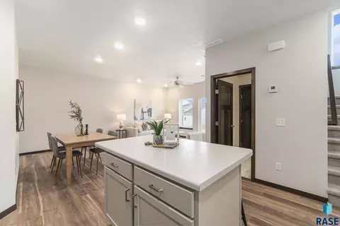 8033 E Tencate Pl, Sioux Falls, SD 57110 photo 7