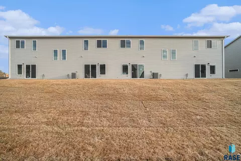 8033 E Tencate Pl, Sioux Falls, SD 57110 photo 18