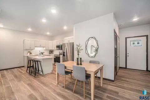 8033 E Tencate Pl, Sioux Falls, SD 57110 photo 5
