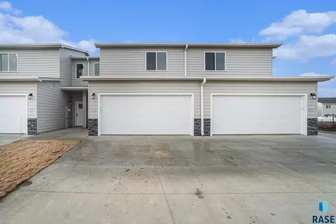 8033 E Tencate Pl, Sioux Falls, SD 57110 photo 17