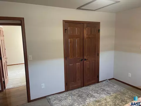 1213 N Broken Bow Ave, Sioux Falls, SD 57103 photo 16