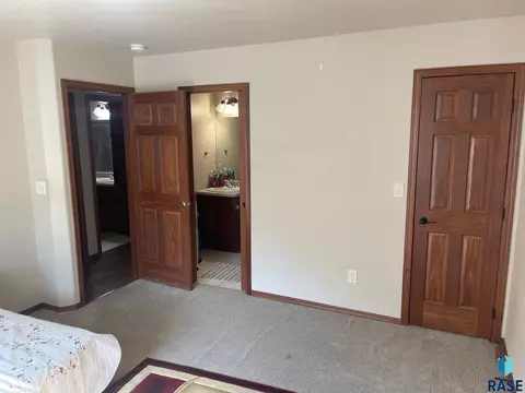 1213 N Broken Bow Ave, Sioux Falls, SD 57103 photo 18