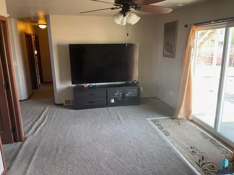 1213 N Broken Bow Ave, Sioux Falls, SD 57103 photo 14
