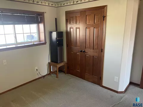 1213 N Broken Bow Ave, Sioux Falls, SD 57103 photo 13