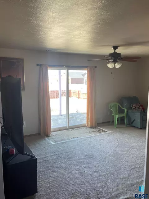 1213 N Broken Bow Ave, Sioux Falls, SD 57103 photo 15
