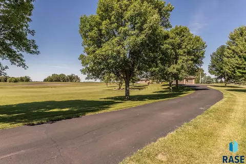 26871 469th Ave, Sioux Falls, SD 57106 photo 4