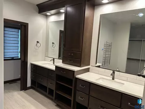Bath - 415 Linden Dr, Madison, SD 57042 photo 1 of 4