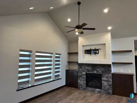 Living - 415 Linden Dr, Madison, SD 57042 photo 2 of 2