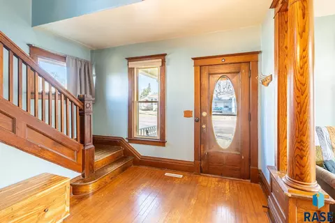 415 E 3rd St, Canton, SD 57013 photo 10