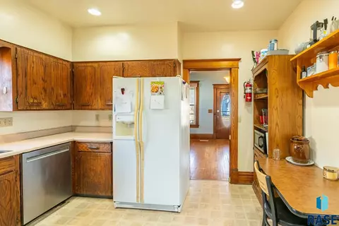 415 E 3rd St, Canton, SD 57013 photo 22