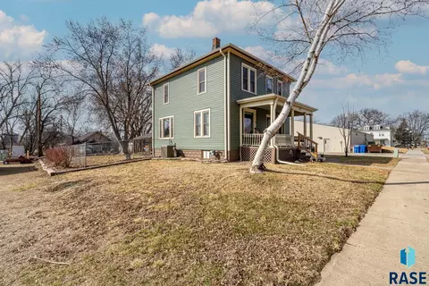 415 E 3rd St, Canton, SD 57013 photo 6