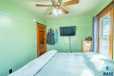 415 E 3rd St, Canton, SD 57013 photo 31