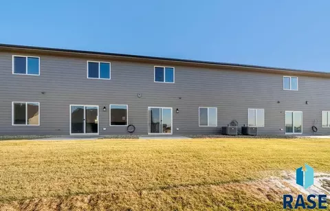 Exterior - 1315 N Kenley Pl, Tea, SD 57064 photo 3 of 3