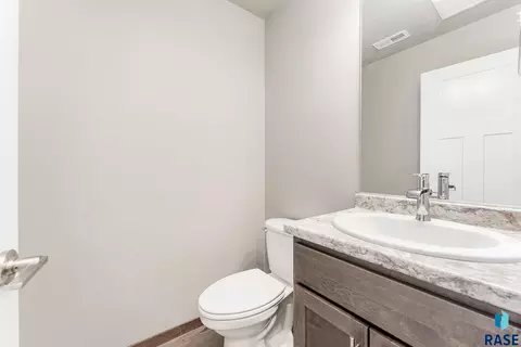 Bath - 1315 N Kenley Pl, Tea, SD 57064 photo 3 of 3