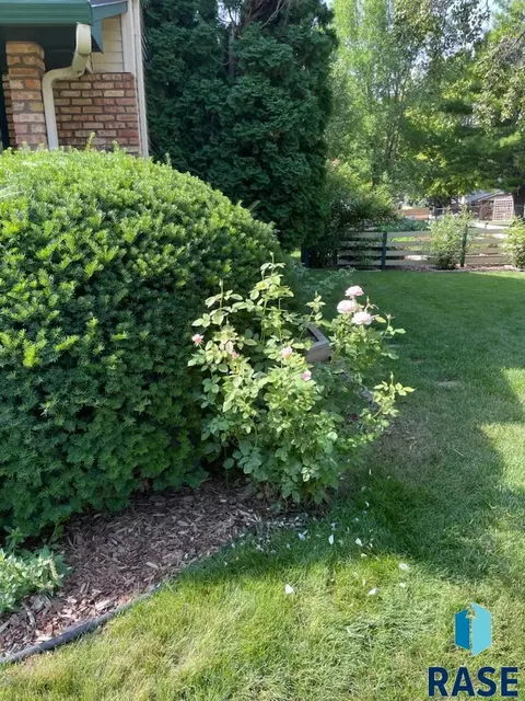 2305 E 54th St, Sioux Falls, SD 57103 photo 14