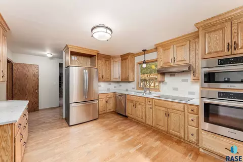 2305 E 54th St, Sioux Falls, SD 57103 photo 5