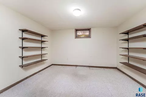 2305 E 54th St, Sioux Falls, SD 57103 photo 10