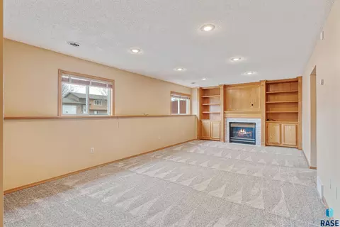705 N Poplar Ave, Tea, SD 57064 photo 16