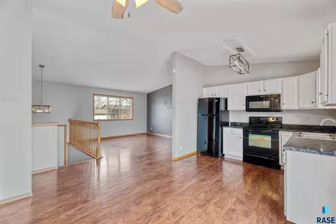 705 N Poplar Ave, Tea, SD 57064 photo 6