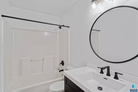 705 N Poplar Ave, Tea, SD 57064 photo 15