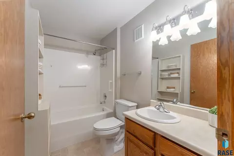 4601 S Oxbow Ave #302, Sioux Falls, SD 57106 photo 21