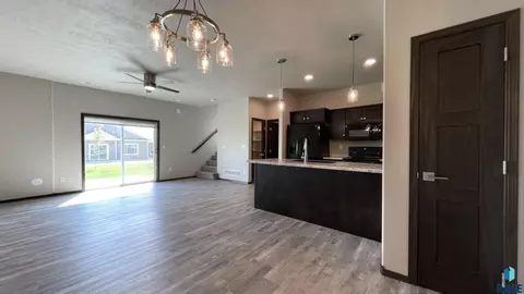 6801 W 6801-6807 W Gresford Pl, Sioux Falls, SD 57106 photo 2