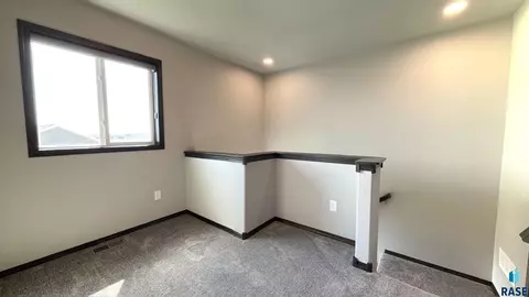 6801 W 6801-6807 W Gresford Pl, Sioux Falls, SD 57106 photo 11